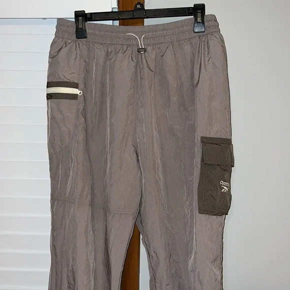 ❤️Reebok Women's Gray Jogger Pants L - Picture 2 of 5
